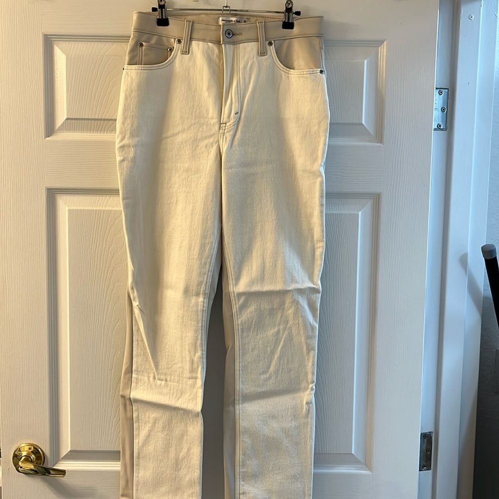 Abercrombie & Fitch // the slim straight ultra high rise